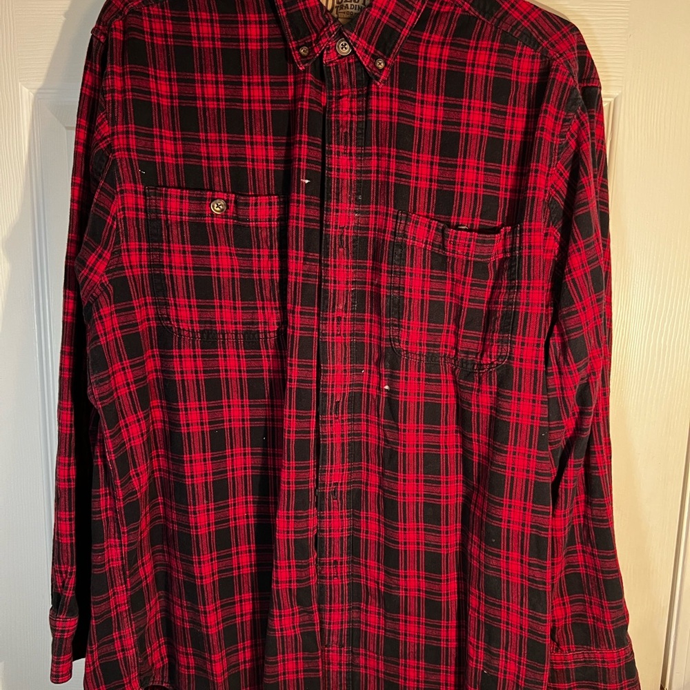 Duluth Trading Co Red and Black Men's Flannel Shirt